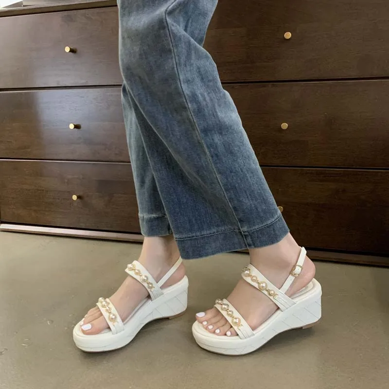 White Wedge Platform Sandals Women Black Pearl Belt Buckle Chunky Heels Summer Ladies Shoes Leisure Bohemian Sandals 2024
White Wedge Platform Sandals Women Black Pearl Belt Buckle Chunky Heels Summer Ladies Shoes Leisure Bohemian Sandals 2024