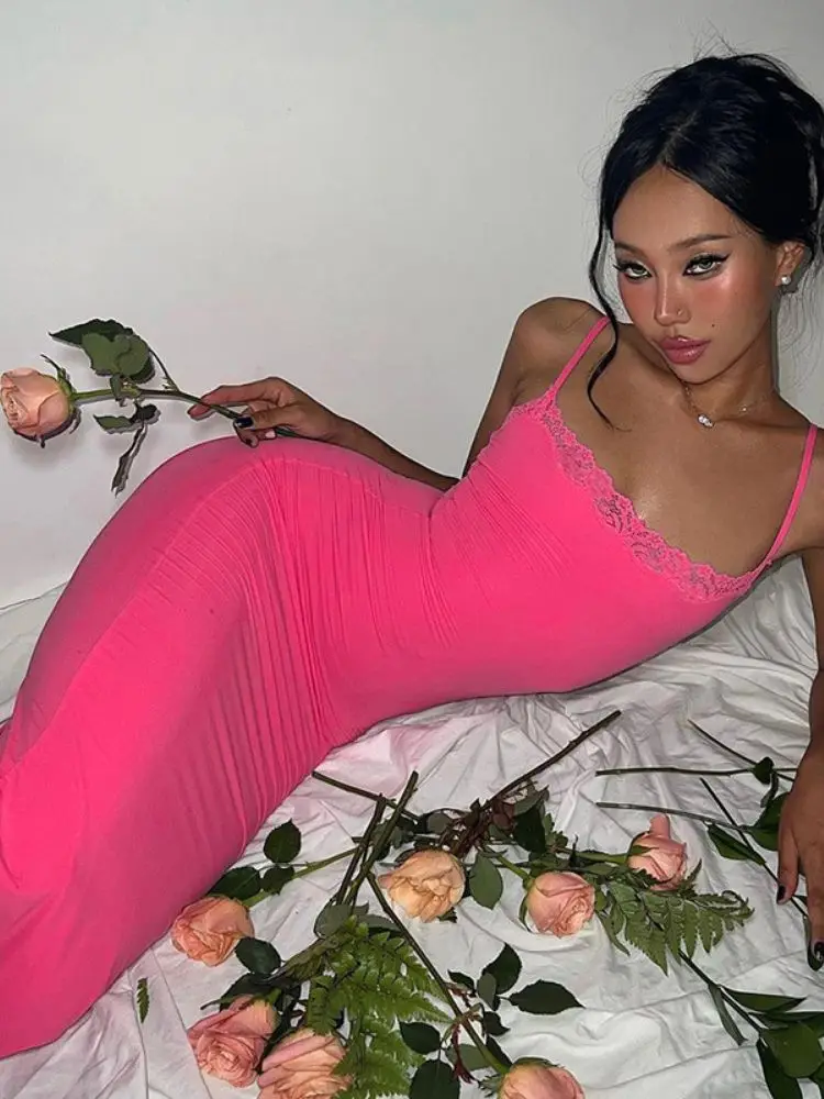 Women's Rose Red Lace Halter Dress, Elegant Sleeveless Halter Slim-Fit Floor-Length Party Dress Senior Temperament Summer 2023
Women's Rose Red Lace Halter Dress, Elegant Sleeveless Halter Slim-Fit Floor-Length Party Dress Senior Temperament Summer 2023