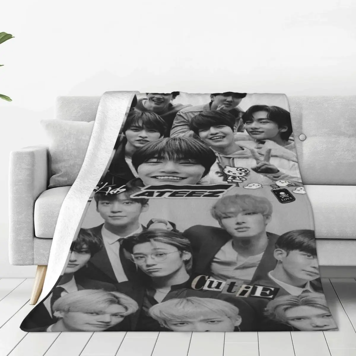 Одеяло Ateez Kpop для мальчиков, флисовое всесезонное дышащее супер мягкое покрывало для постельного белья, кушетки
Одеяло Ateez Kpop для мальчиков, флисовое всесезонное дышащее супер мягкое покрывало для постельного белья, кушетки