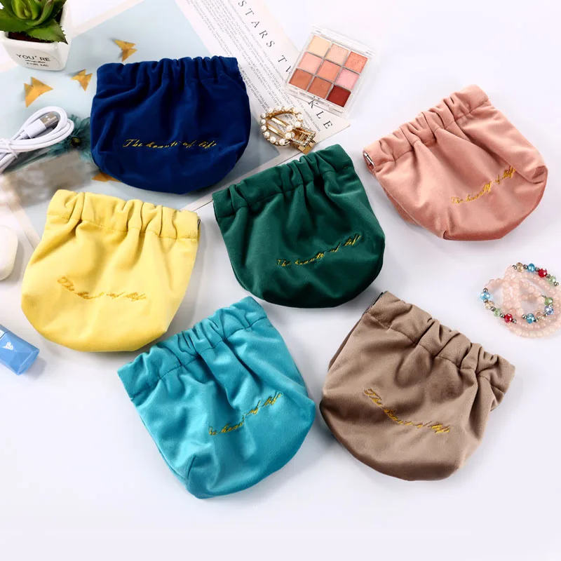 Women Lipstick Headphone Key Shrapnel Storage Bags Velvet Pouches Jewelry Cosmetic Portable Bag
Women Lipstick Headphone Key Shrapnel Storage Bags Velvet Pouches Jewelry Cosmetic Portable Bag