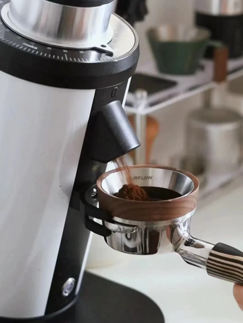AIRFLOW 58mm Magnetic Coffee Dosing Ring Funnel Compatible with 58MM Portafilter Espresso Dosing Ring Home Barista Accessories
AIRFLOW 58mm Magnetic Coffee Dosing Ring Funnel Compatible with 58MM Portafilter Espresso Dosing Ring Home Barista Accessories
