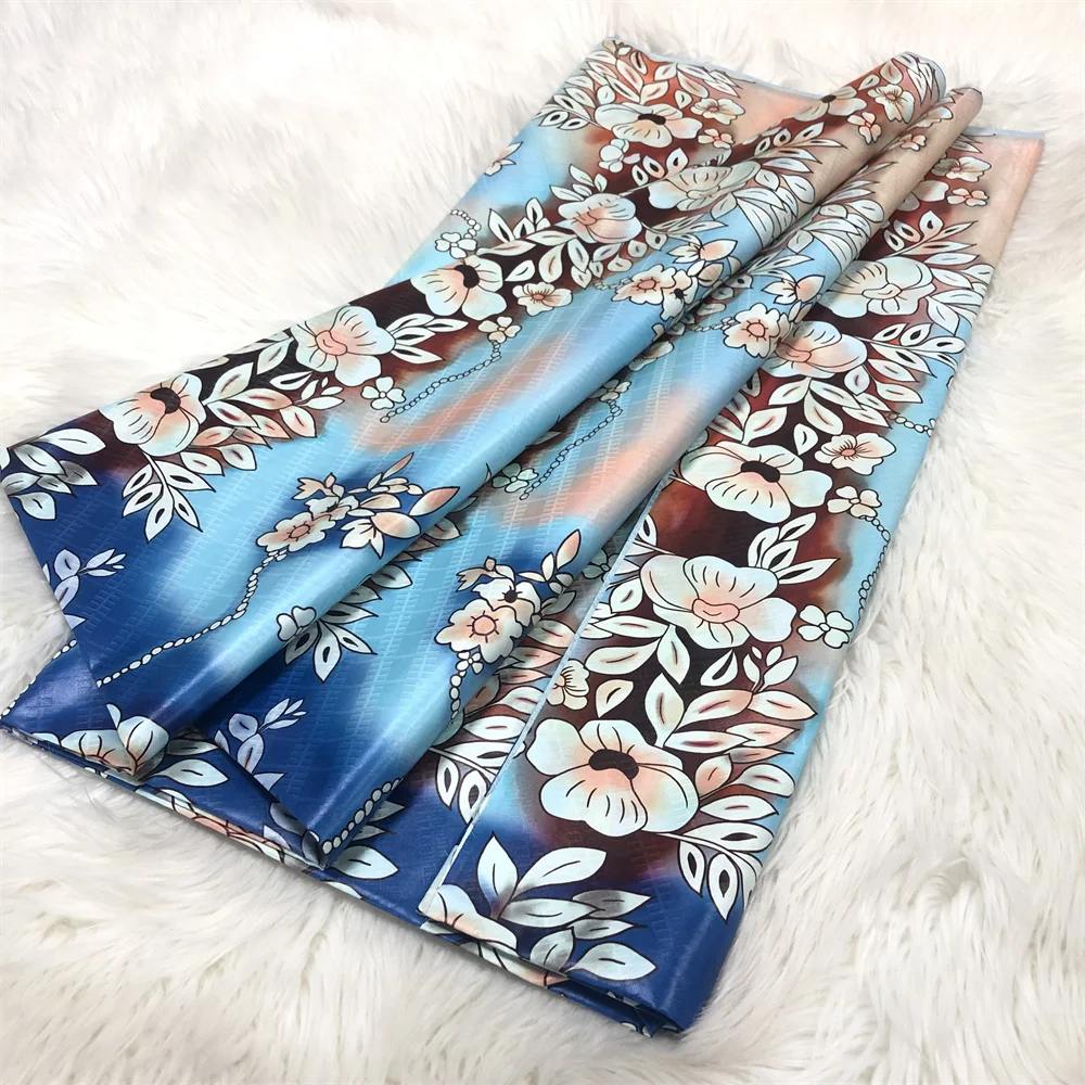 Perfumed Waterproof Bazin Riche Guniea Brocade Fabric 100% Cotton Top Quality African Damask Shadda Bazin Material For Cloth
Perfumed Waterproof Bazin Riche Guniea Brocade Fabric 100% Cotton Top Quality African Damask Shadda Bazin Material For Cloth