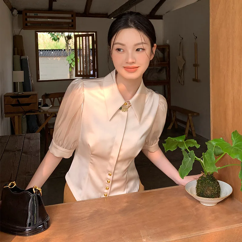 2023 Summer Dress New Design Sense Small Shirt Female Lapel Bubble Sleeve Elegant Temperament Shirt Women Shirt Shirts Tops Tide
2023 Summer Dress New Design Sense Small Shirt Female Lapel Bubble Sleeve Elegant Temperament Shirt Women Shirt Shirts Tops Tide