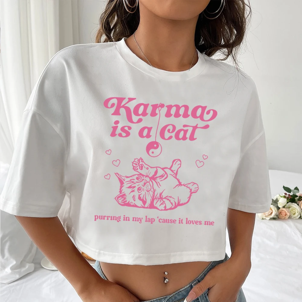 

Karma Is A Cat Crop Tops Cat Graphic Crop Tops Music Album Gift for Her Swift O-Neck Short Sleeves Crop Tops