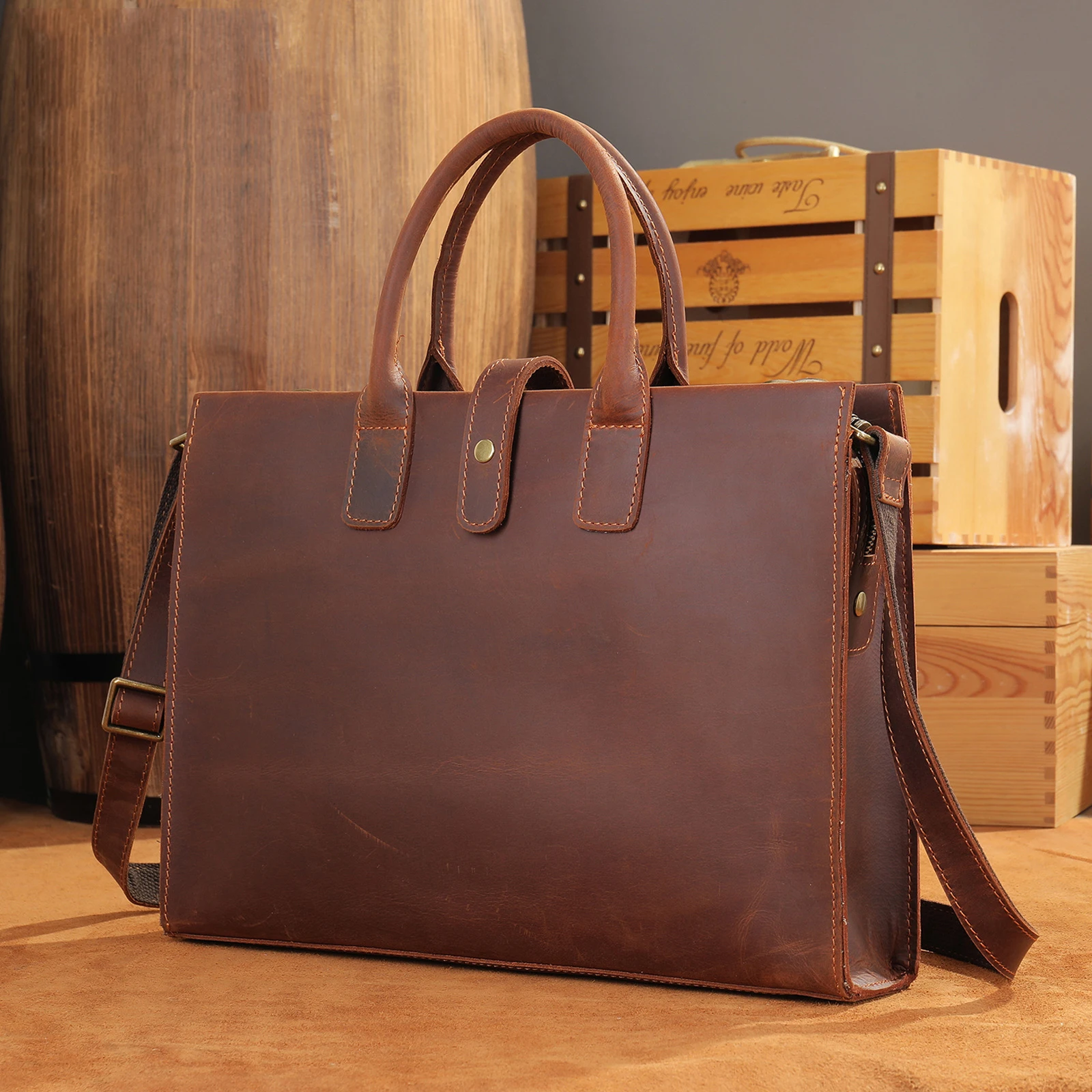 2022 New Bags Men Genuine Leather 14 Inch Laptop Briefcase Business Handbag Mans Computer Handbags Retro Fashion Men Bags
2022 New Bags Men Genuine Leather 14 Inch Laptop Briefcase Business Handbag Mans Computer Handbags Retro Fashion Men Bags