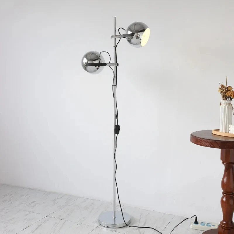 

Ретро-лампа в скандинавском стиле Напольная Лампа средняя старинная гостиная элемент Напольная Лампа итальянская Спальня Кабинет хромированная лампа Bauhaus CX029BQ
