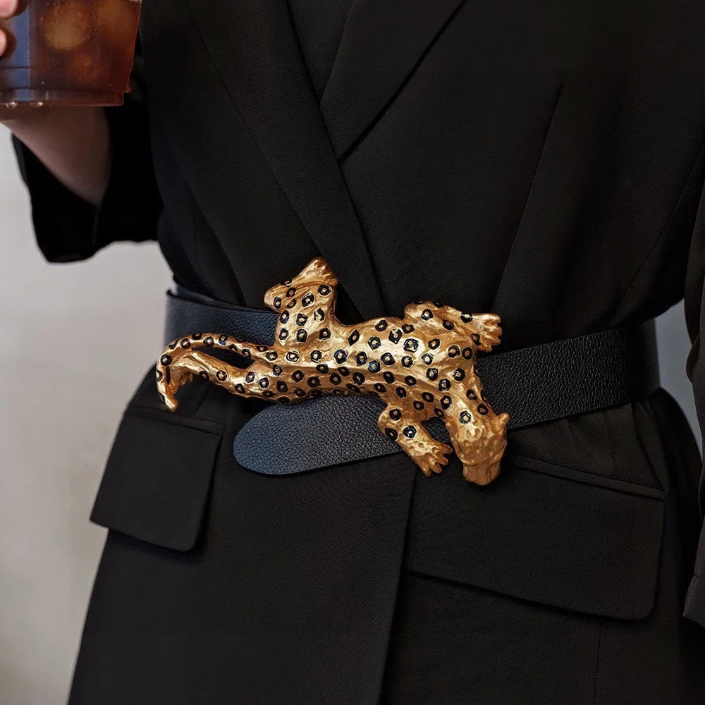 

New three-dimensional leopard print with high-end texture, paired with a women's coat belt