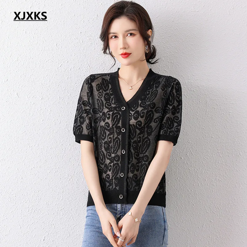 XJXKS Loose Large Size Fashion V-neck Short Sleeve Top 2022 Summer New High Quality Lace Women's T-shirt
XJXKS Loose Large Size Fashion V-neck Short Sleeve Top 2022 Summer New High Quality Lace Women's T-shirt