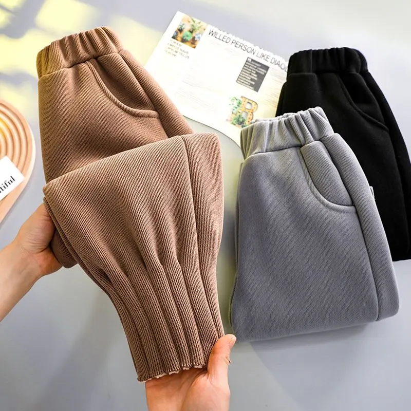 Girls' Pants 2023 New Children's Sweat Pants Korean Casual Harun Pants Fall and Winter Children's Padded and Thickened Pants
Girls' Pants 2023 New Children's Sweat Pants Korean Casual Harun Pants Fall and Winter Children's Padded and Thickened Pants