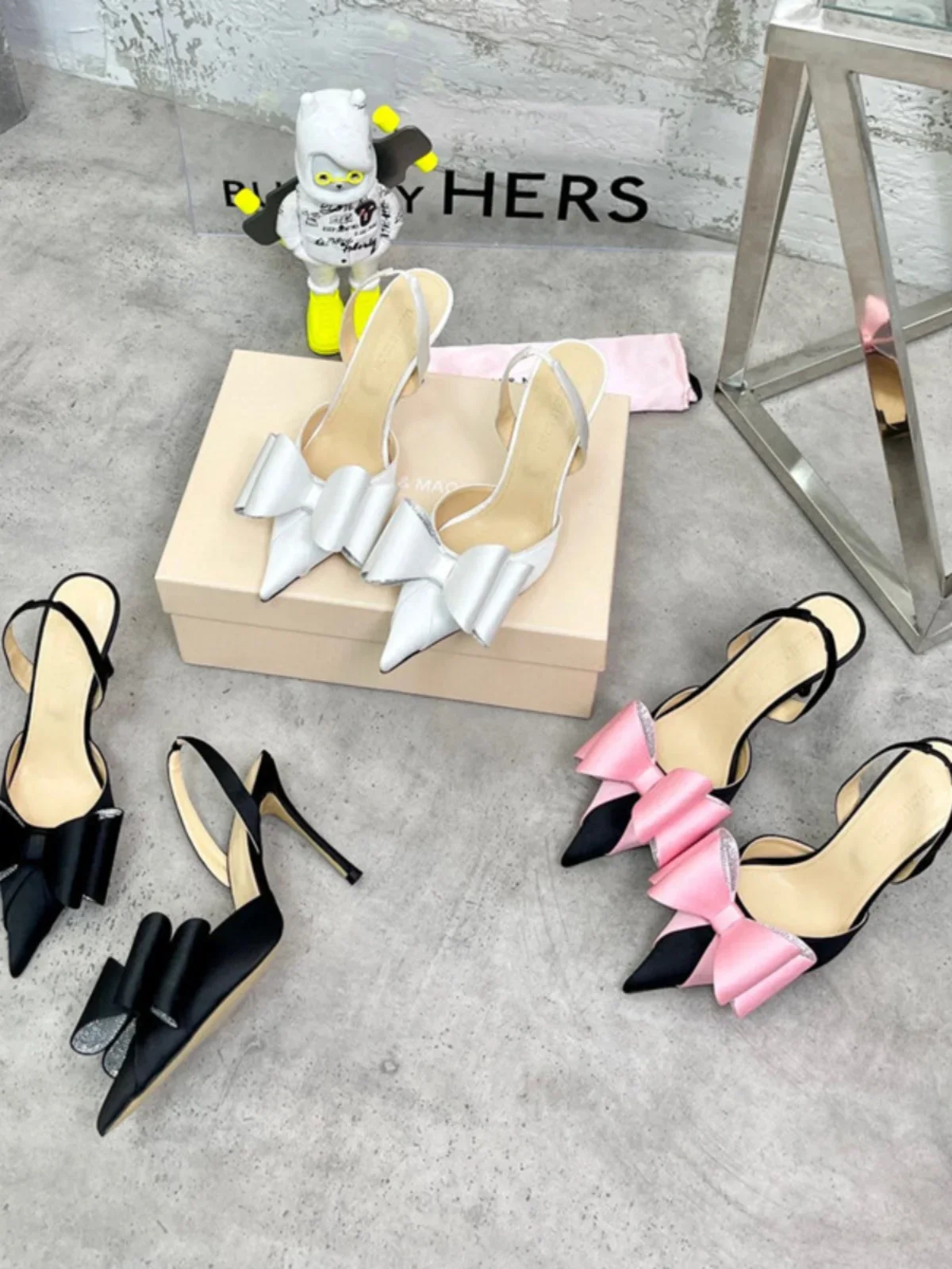 

MACH Le Cadeau crystal-embellished satin slingback pumps rhinestones silk bows high heels pointed toe stilettos heels sexy shoes