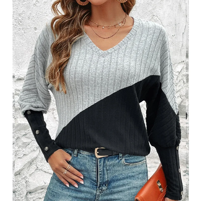 Autumn Elegant Fashion New Chic Sweaters Women Contrasting Color Long Sleeve V Neck Button Batwing Sleeve Loose Casual Pullover
Autumn Elegant Fashion New Chic Sweaters Women Contrasting Color Long Sleeve V Neck Button Batwing Sleeve Loose Casual Pullover