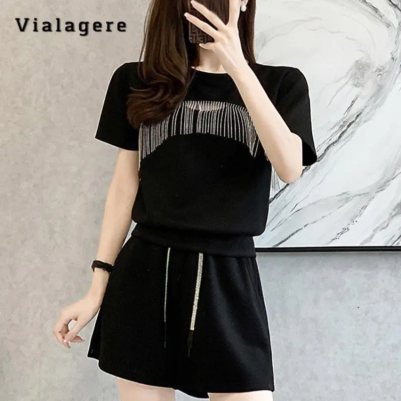 2023 Summer Fashion Casual Black Two-piece Set Women Short Sleeve Round Neck Top+Elastic Waist Shorts Solid Shorts Set Outfits
2023 Summer Fashion Casual Black Two-piece Set Women Short Sleeve Round Neck Top+Elastic Waist Shorts Solid Shorts Set Outfits