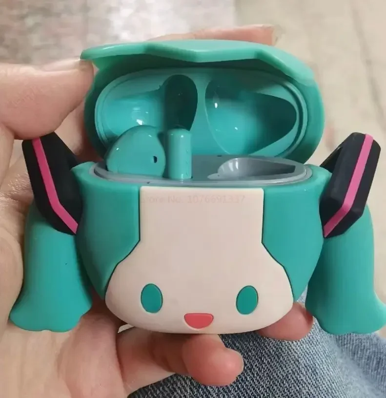 

Hatsune Miku Anime Cartoon Wireless Bluetooth Headphones Set Cute Silicone Protective Cover Semi-In-Ear Girls Xmas Gifts