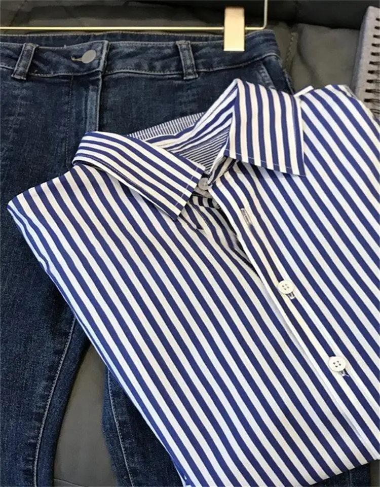 100% Cotton Fresh Blue White Vertical Stripe Loose Long-Sleeved Shirt For Women's Spring
100% Cotton Fresh Blue White Vertical Stripe Loose Long-Sleeved Shirt For Women's Spring
