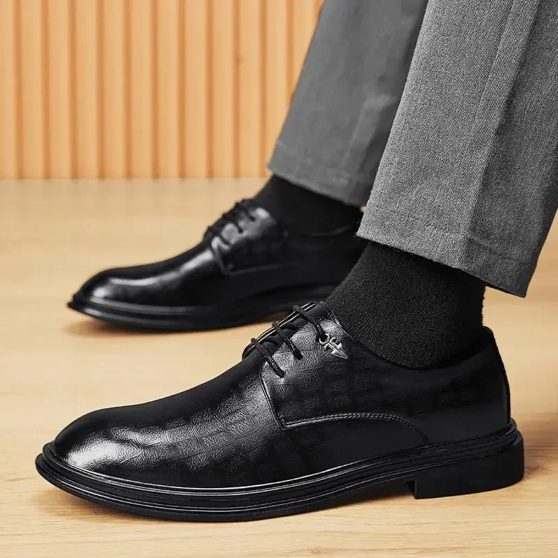 New Men's Casual Korean Fashion Same Bright Leather British Wind Men's Business Formal Wear Shoes
New Men's Casual Korean Fashion Same Bright Leather British Wind Men's Business Formal Wear Shoes