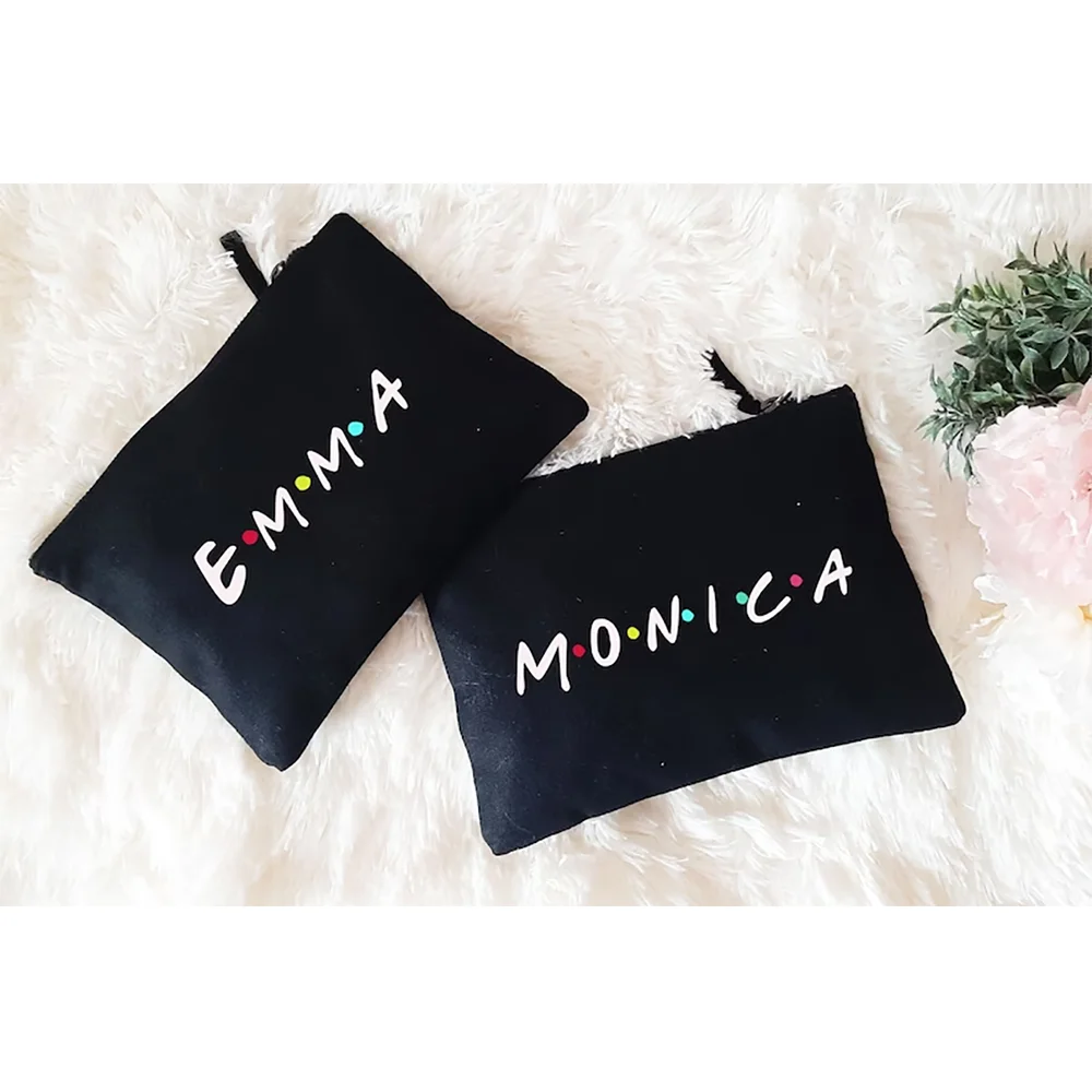 Персонализированная косметичка для друзей на заказ, хлопчатобумажная Холщовая Сумка-тоут с именем, косметичка для свадебного медового месяца, яркие товары
Персонализированная косметичка для друзей на заказ, хлопчатобумажная Холщовая Сумка-тоут с именем, косметичка для свадебного медового месяца, яркие товары