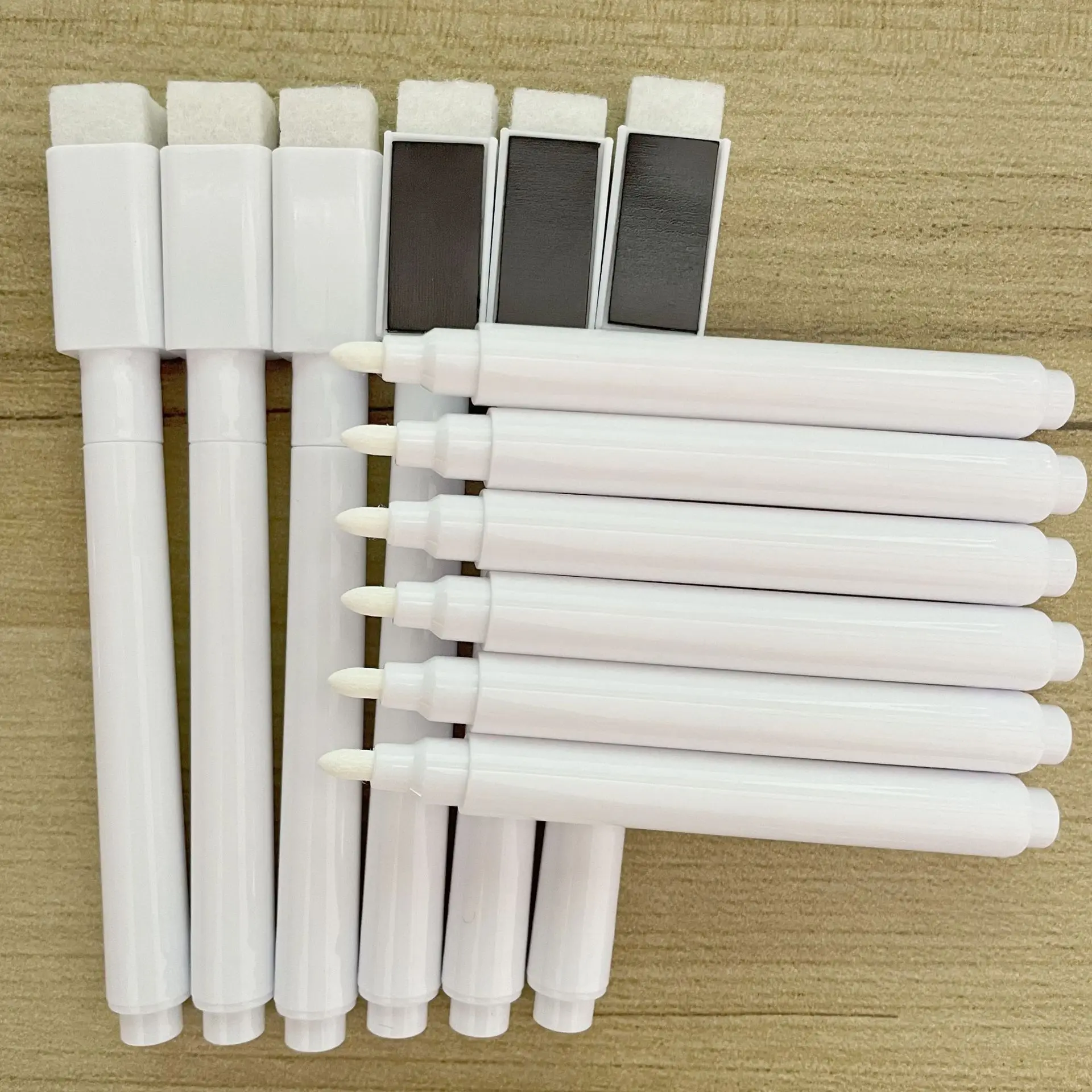 Erasable white chalkboard pen with brush Dry eraser Glass Acrylic light board marker pen White water-based liquid chalk
Erasable white chalkboard pen with brush Dry eraser Glass Acrylic light board marker pen White water-based liquid chalk