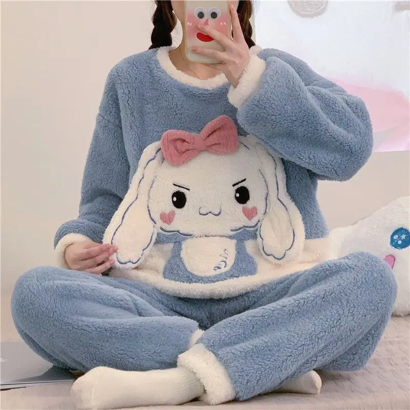Sanrios Kawaii Plush Pajamas Cinnamoroll Cute Home Set Padded Thickened Cartoon Coral Fleece Couple's Clothing Anime Girl Gift
Sanrios Kawaii Plush Pajamas Cinnamoroll Cute Home Set Padded Thickened Cartoon Coral Fleece Couple's Clothing Anime Girl Gift