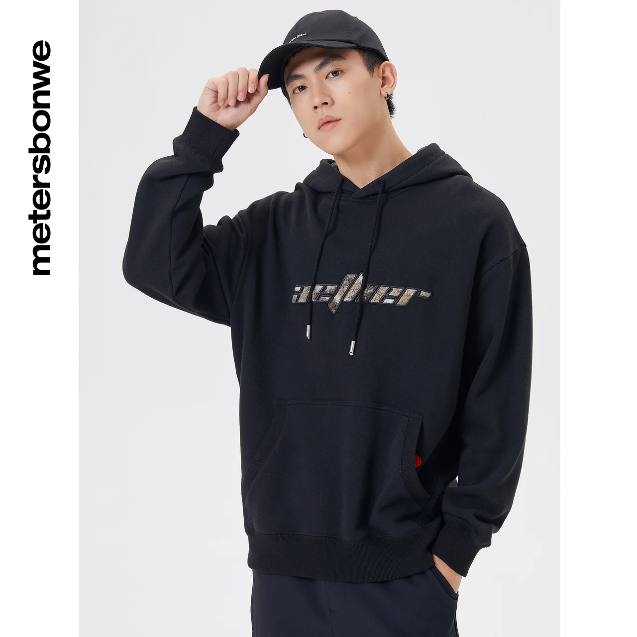 Metersbonwe Men's New Autumn Winter Embroidered Hooded Knit Jumper Thick Casual Winter SweatShirt Fashion Loose Hoodies Tops
Metersbonwe Men's New Autumn Winter Embroidered Hooded Knit Jumper Thick Casual Winter SweatShirt Fashion Loose Hoodies Tops