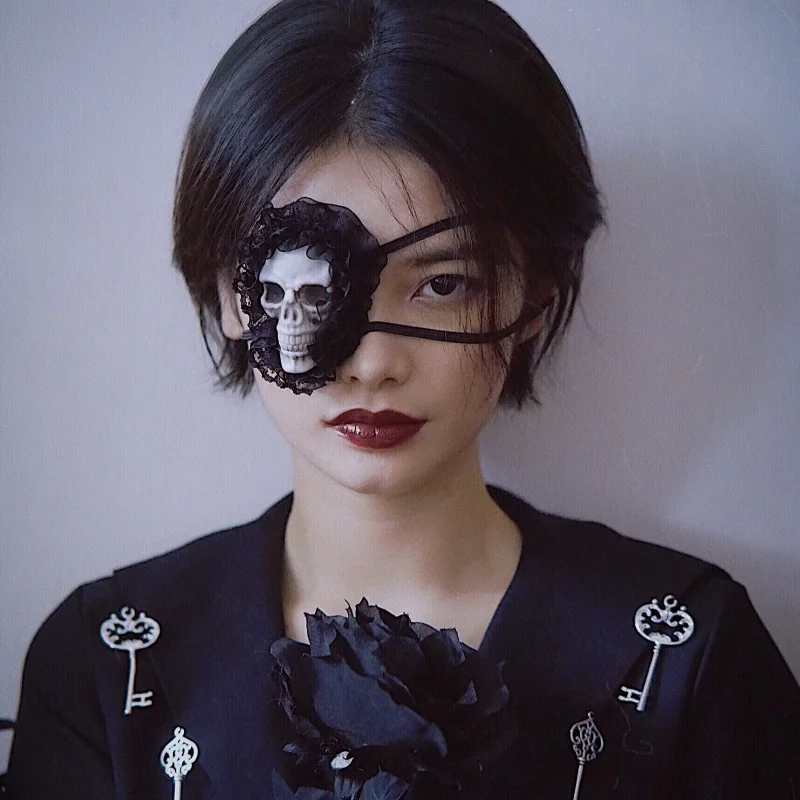 Eye Mask Skull Shape Chemical Fiber Resin Lace Handmade Suitable for Halloween Party Performance Party Secret Room Decorations
Eye Mask Skull Shape Chemical Fiber Resin Lace Handmade Suitable for Halloween Party Performance Party Secret Room Decorations