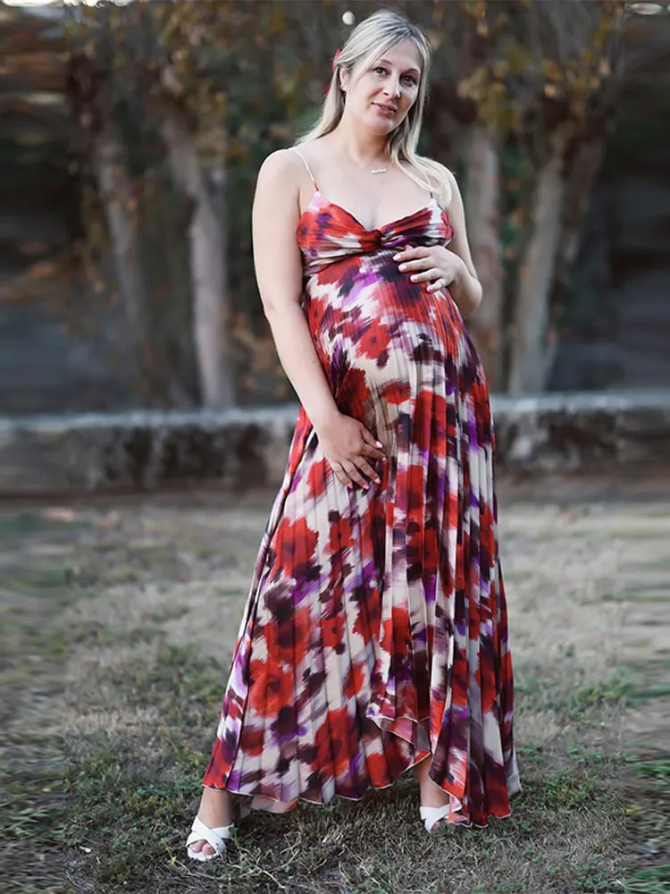 Женское плиссированное платье макси на бретельках, с V-образным вырезом и открытой спиной
Женское плиссированное платье макси на бретельках, с V-образным вырезом и открытой спиной