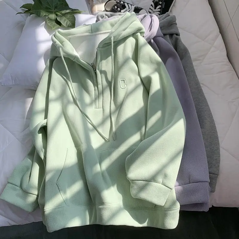 DAYIFUN Casual Hooded Sweatshirts Women Autumn Letter Embroidery Plush Half Zipper Pullover Hoodies New Green Long Sleeve Tops
DAYIFUN Casual Hooded Sweatshirts Women Autumn Letter Embroidery Plush Half Zipper Pullover Hoodies New Green Long Sleeve Tops