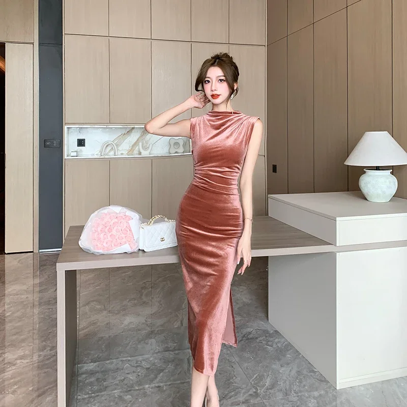 Корейские облегающие бархатные платья средней длины без рукавов для женщин, осень 2024, Новая Элегантная модная женская элегантная привлекательная приталенная Розовая Одежда для выпускного вечера
Корейские облегающие бархатные платья средней длины без рукавов для женщин, осень 2024, Новая Элегантная модная женская элегантная привлекательная приталенная Розовая Одежда для выпускного вечера