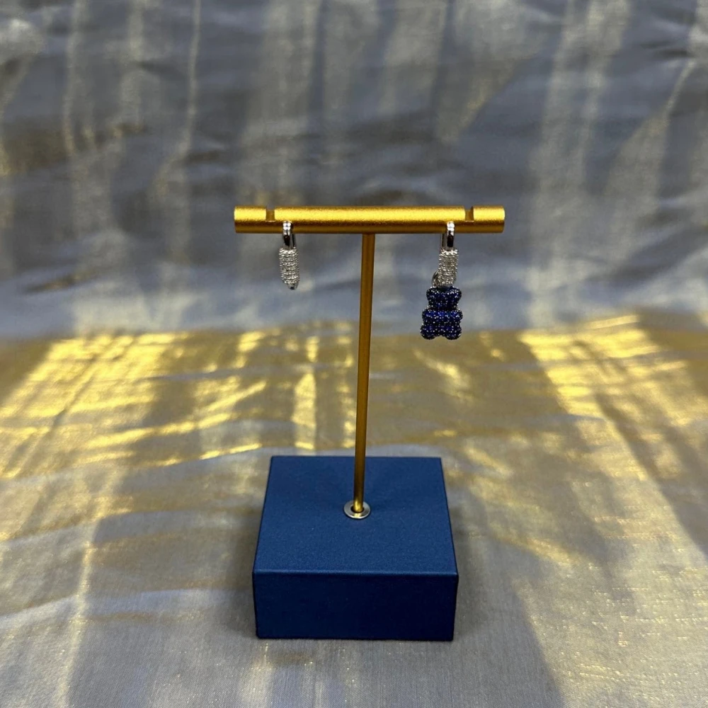 Темно-синие Двухсторонние серьги в виде медведя, асимметричные съемные милые высококачественные украшения
Темно-синие Двухсторонние серьги в виде медведя, асимметричные съемные милые высококачественные украшения