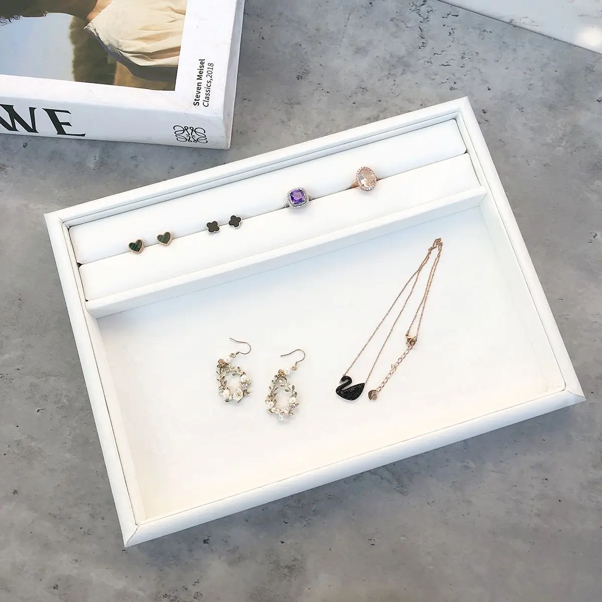 Velvet Jewelry Flat Trays Earring Rings Storage Box Showcase Bracelet Plate Necklace Hold Management Container 30cmX22cmX3cm
Velvet Jewelry Flat Trays Earring Rings Storage Box Showcase Bracelet Plate Necklace Hold Management Container 30cmX22cmX3cm