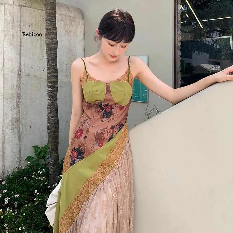 Vintage Floral Print Summer Party Dress Women Spaghetti Strap Long Midi Dress Beach Boho Dress Lace Patchwork Sundress
Vintage Floral Print Summer Party Dress Women Spaghetti Strap Long Midi Dress Beach Boho Dress Lace Patchwork Sundress