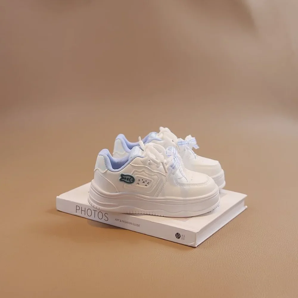 أحذية رياضية للفتيات المراهقات على الطراز الكوري، موضة عصرية من الجلد الصناعي، أحذية رياضية للأطفال مضادة للانزلاق وقابلة للتنفس. أحذية رياضية للفتيات المراهقات على الطراز الكوري، موضة عصرية من الجلد الصناعي، أحذية رياضية للأطفال مضادة للانزلاق وقابلة للتنفس.