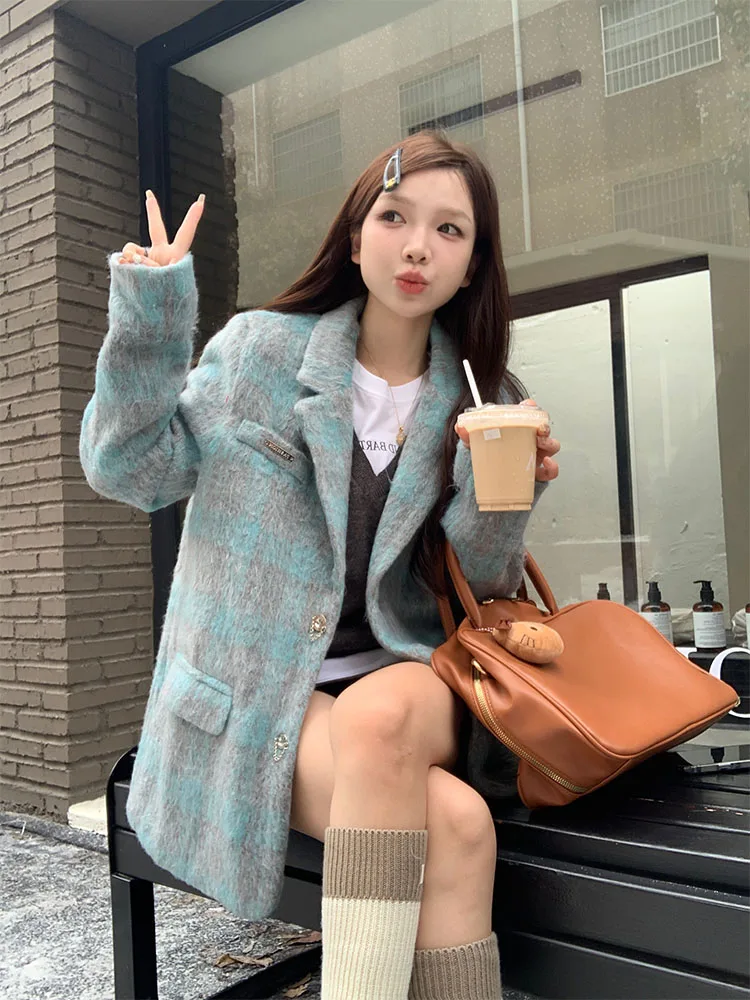 UNXX 2023 Autumn Winter New Arrivals Chic Tweed Suit for Women with Blue Plaid Pattern and Thickening Insulation High Quality
UNXX 2023 Autumn Winter New Arrivals Chic Tweed Suit for Women with Blue Plaid Pattern and Thickening Insulation High Quality