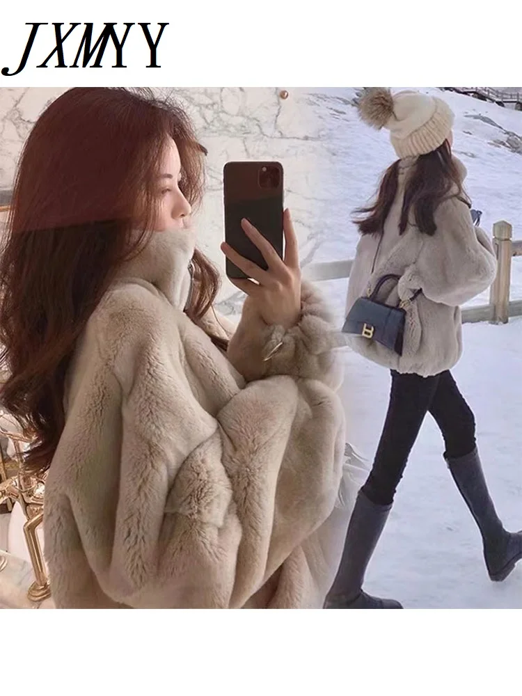 JXMYY 2023 Fashion New Short Hooded Lamb Furry Coat Female Autumn And Winter Casual Loose Stand-Up Collar Zipper Hoodie
JXMYY 2023 Fashion New Short Hooded Lamb Furry Coat Female Autumn And Winter Casual Loose Stand-Up Collar Zipper Hoodie