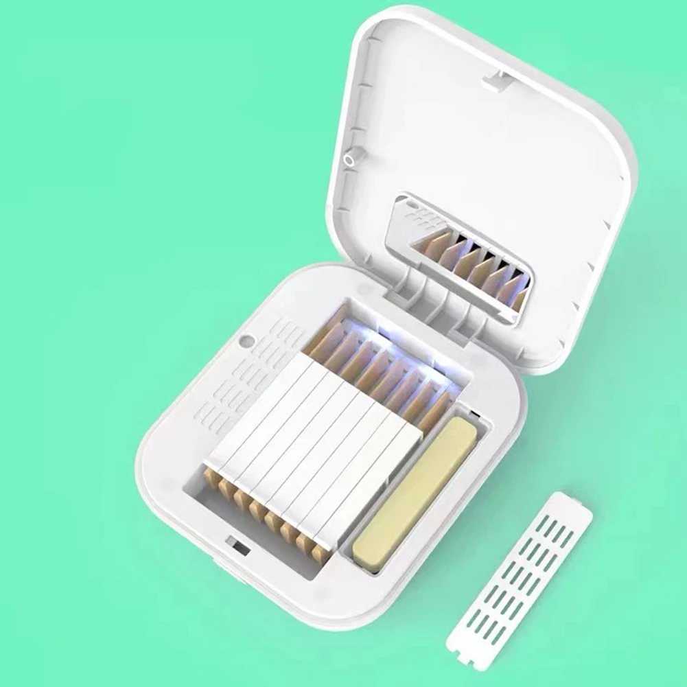 Cutting Edge Reed Moisturizer Case State of the Art UV/Ozone Lamp Fits 8 Saxophone and Clarinet Reeds Purple Light Case
Cutting Edge Reed Moisturizer Case State of the Art UV/Ozone Lamp Fits 8 Saxophone and Clarinet Reeds Purple Light Case