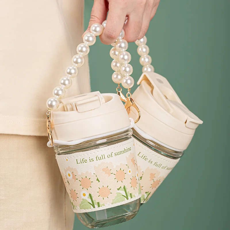 2022 new cup high-value pearl hand-held chain straw cup wholesale girls accompanying coffee cup tulip glass water cup
2022 new cup high-value pearl hand-held chain straw cup wholesale girls accompanying coffee cup tulip glass water cup