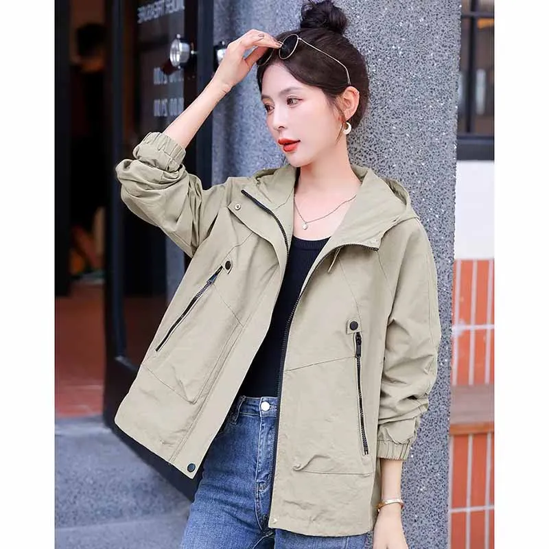 

Women Hooded Loose Fitting Autumn Stormtrooper Windbreaker Jacket Female Temperament Fashion Hooded Short Versatile Trench Coat