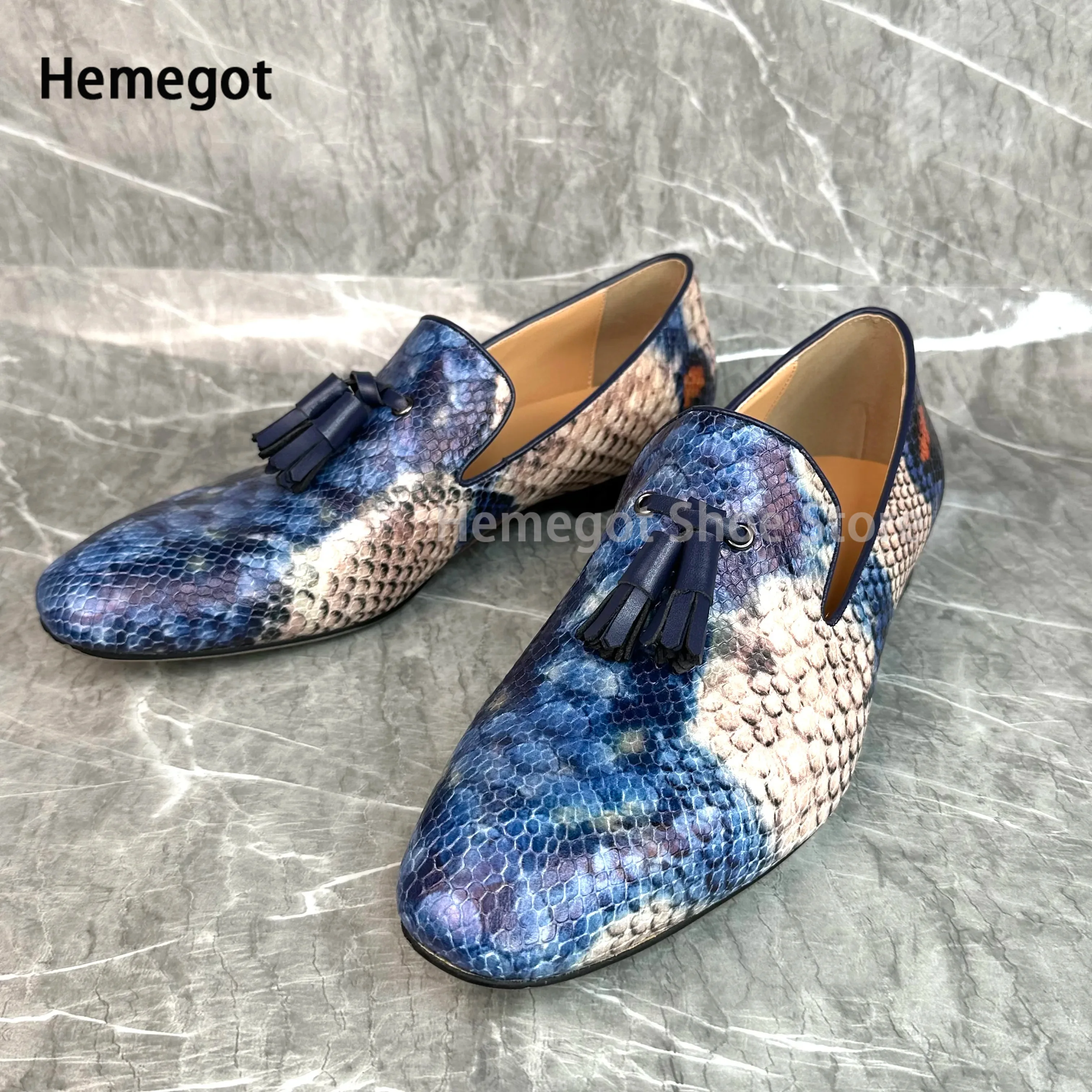 

Blue Tassels Snake Pattern Loafers for Men Embossed Pointed Toe Slip On Shoes Calfskin Welted Wedding Dress Business Shoes