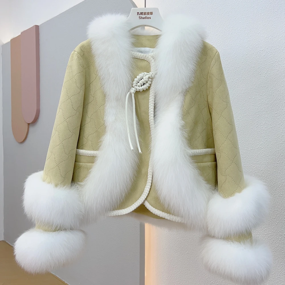 New Style Luxury Winter Down Coats For Women With Real Fox Fur Thick Feather Short Jacket Outwear Genuine Fox fur coat 
New Style Luxury Winter Down Coats For Women With Real Fox Fur Thick Feather Short Jacket Outwear Genuine Fox fur coat