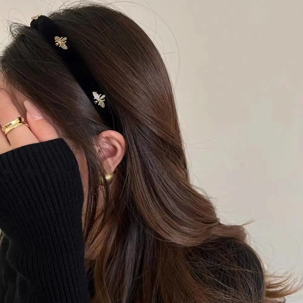 Bee Retro Hair Hoop Vintage Velvet Korean Style French Headband Headpiece Hair Accessories Wide Brim Hair Hoop Party
Bee Retro Hair Hoop Vintage Velvet Korean Style French Headband Headpiece Hair Accessories Wide Brim Hair Hoop Party