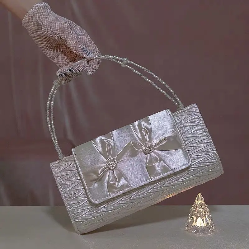 Lolita Pearl Handle Women's Handbag 2023 New Trend Versatile Retro Pleated Chain Crossbody Bag Fashion High-end Women Dinner Bag
Lolita Pearl Handle Women's Handbag 2023 New Trend Versatile Retro Pleated Chain Crossbody Bag Fashion High-end Women Dinner Bag