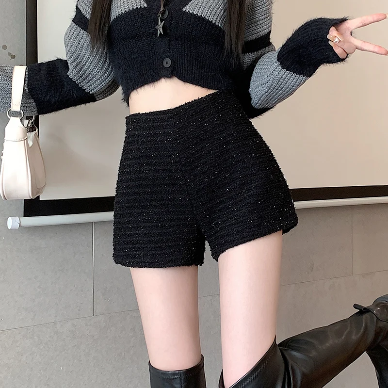 

Xiaoxiangfeng coarse tweed 2023 new winter thickened high waisted spicy girl shorts, women's design A-line wide leg pants