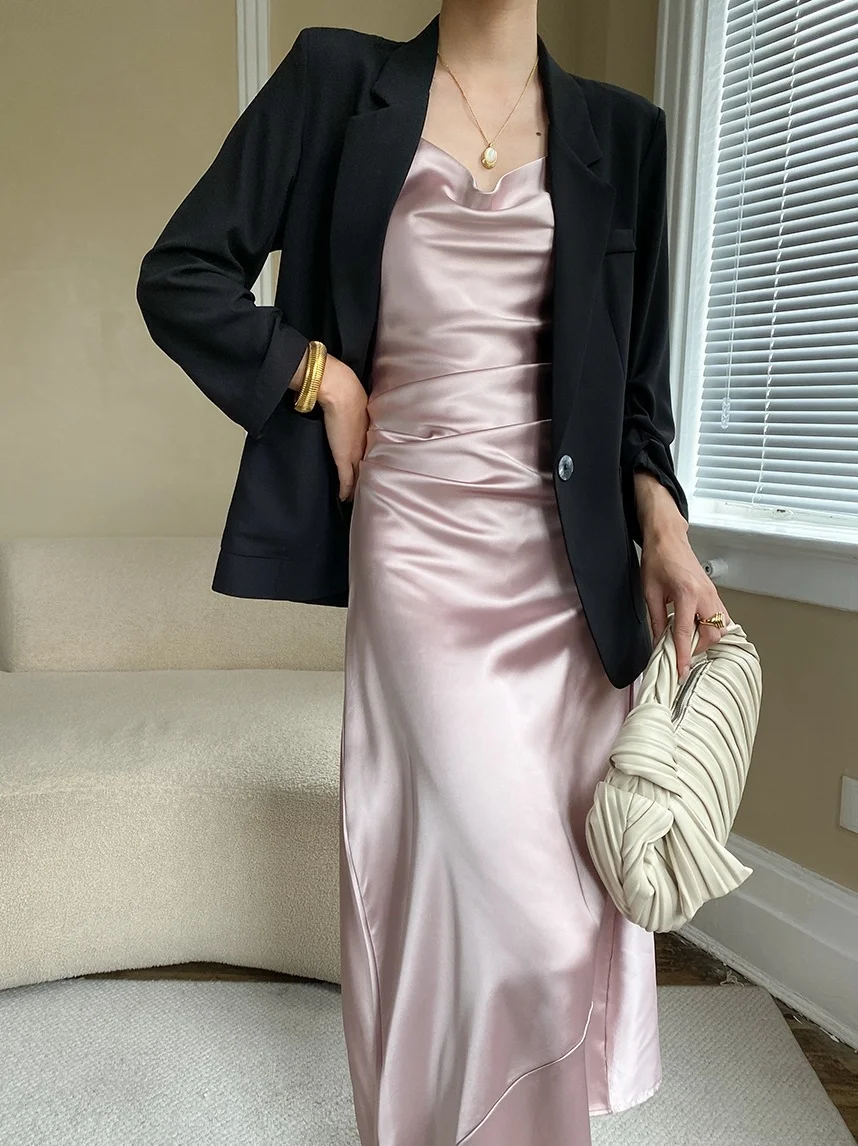 Atmosphere Pink Satin Smooth Strap Dress Summer Women's New Spicy Girl Sexy Swinging Neck Slim Fit Long Dress
Atmosphere Pink Satin Smooth Strap Dress Summer Women's New Spicy Girl Sexy Swinging Neck Slim Fit Long Dress
