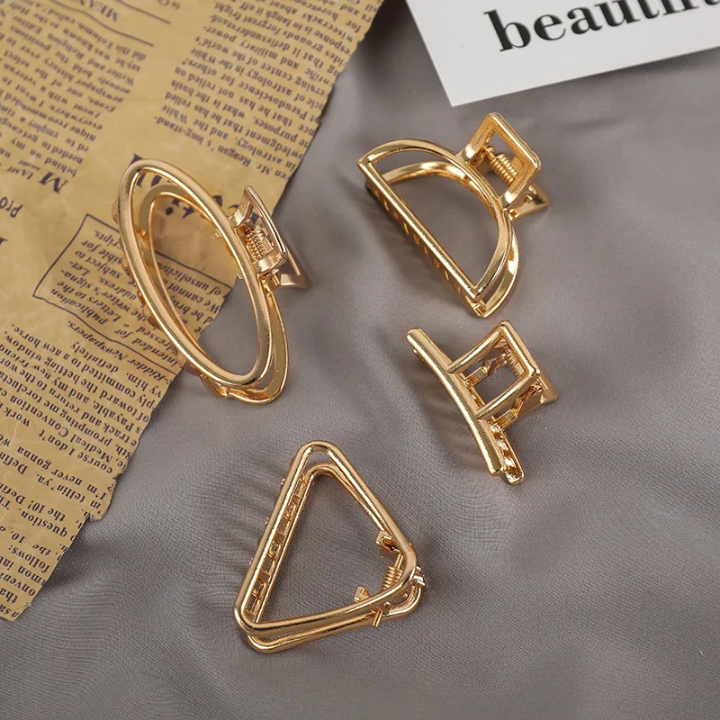 Simple Geometric Gold Color Metal Hair Claw for Women Girls Fashion Heart Cat Shape Barrette Hairgrip Hair Accessories Headwear
Simple Geometric Gold Color Metal Hair Claw for Women Girls Fashion Heart Cat Shape Barrette Hairgrip Hair Accessories Headwear