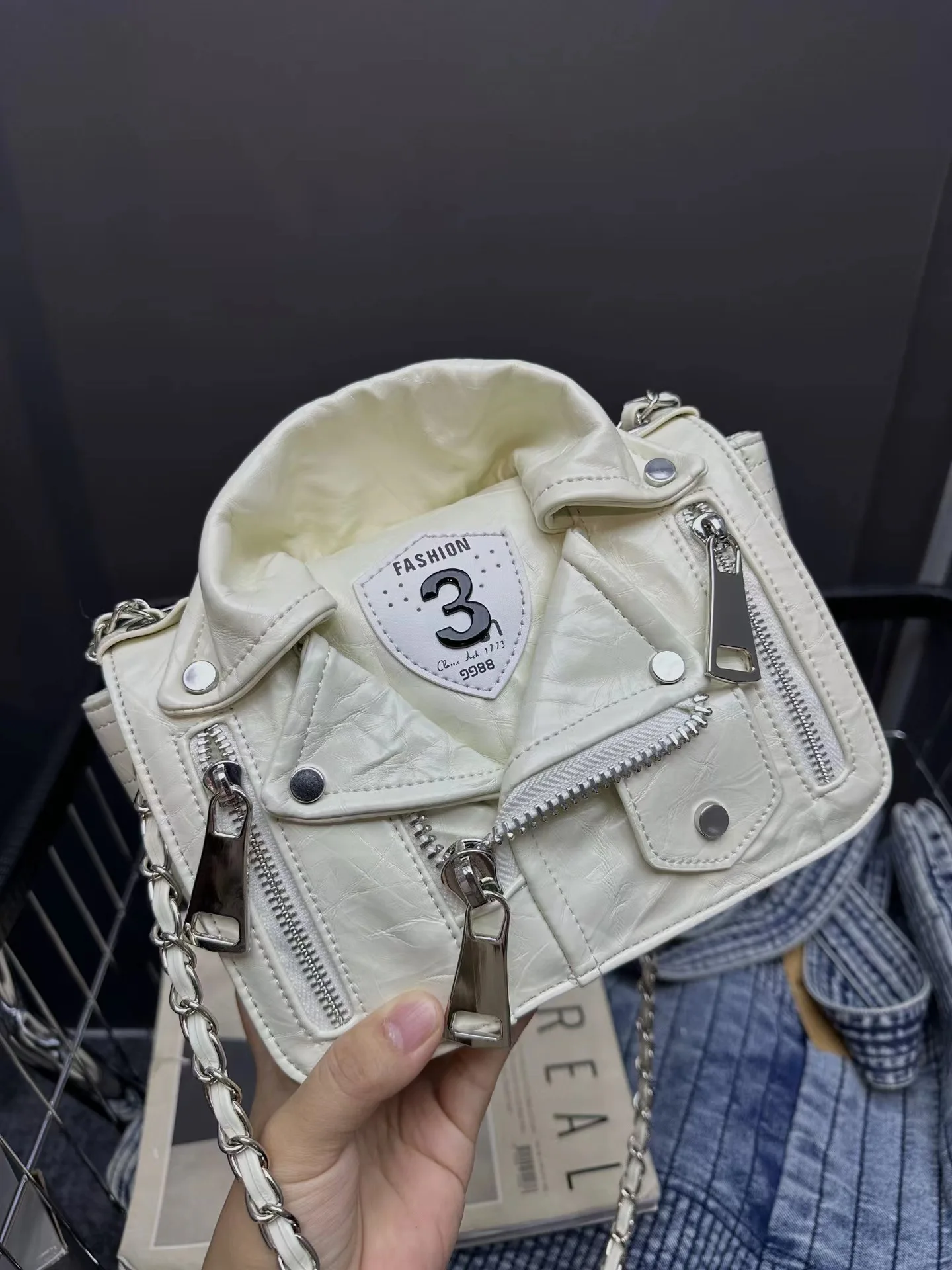 

Niche Design Lapel Leather Jacket Bag Hot Girl Motorcycle Bag High-end Fashion Small Square Bag Rivet Chain Shoulder Bag minibag