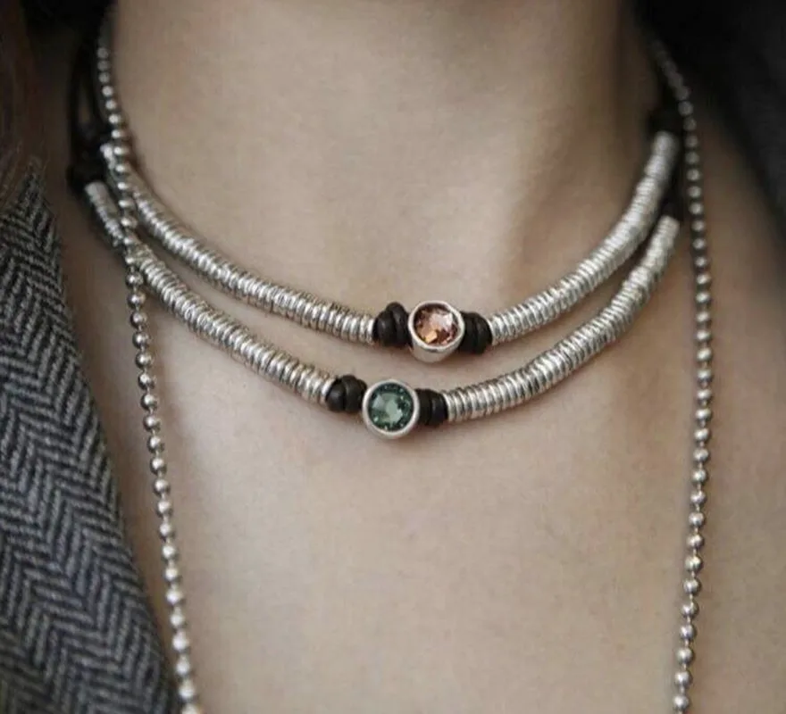 Модное простое ожерелье из кожи и сплава с кристаллами, женское темпераментное украшение ручной работы из бисера, подарки на день рождения
Модное простое ожерелье из кожи и сплава с кристаллами, женское темпераментное украшение ручной работы из бисера, подарки на день рождения
