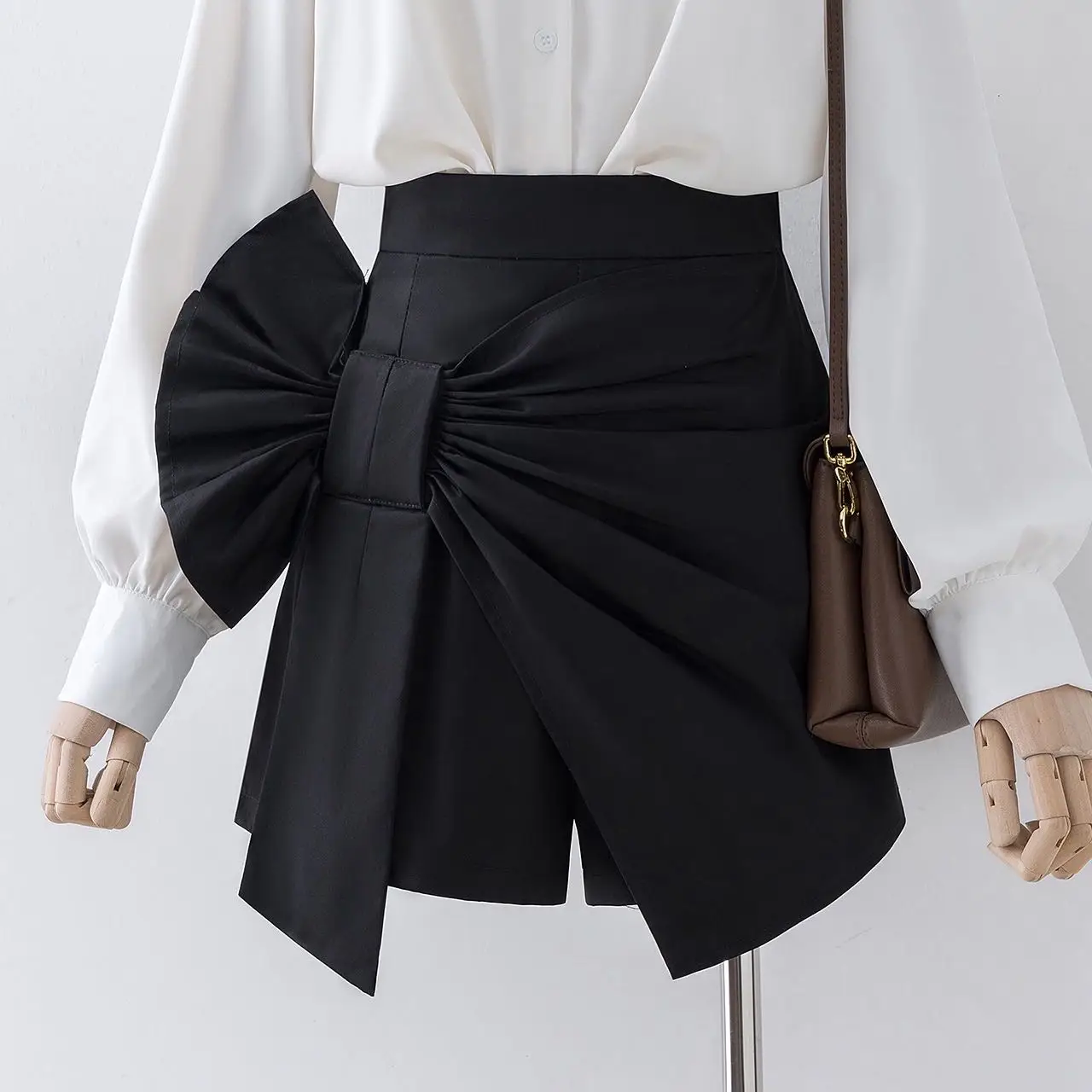 Irregular Shorts Women's 2023 Summer New High Waist Bow Design Sense Shorts Casual A-line Wide Leg Pants
Irregular Shorts Women's 2023 Summer New High Waist Bow Design Sense Shorts Casual A-line Wide Leg Pants