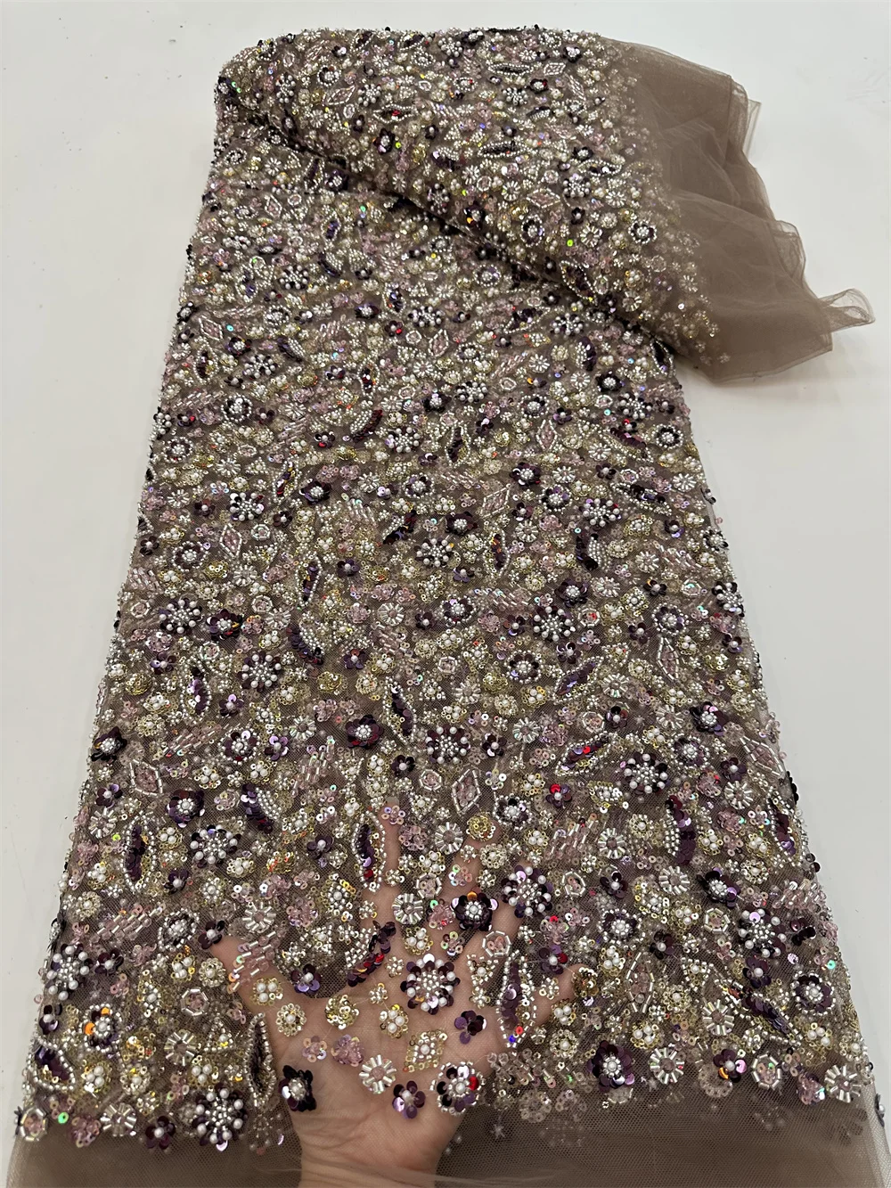 Luxury African Sequins Lace Fabric 2023 High Quality Embroidery Handmade Sequence Beaded Lace Fabric For Bridal Material RF108FG
Luxury African Sequins Lace Fabric 2023 High Quality Embroidery Handmade Sequence Beaded Lace Fabric For Bridal Material RF108FG