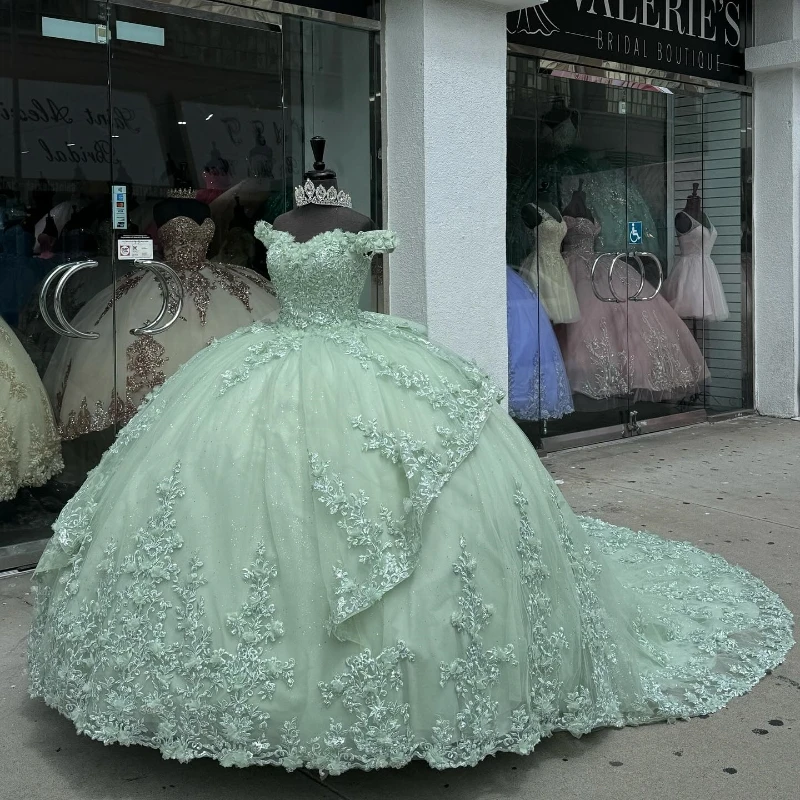 

Green Off Shoulder Ball Gown Quinceanera Dresses Applique Lace Tull Sweet 16 15 Birthday Dress Vestido De 15 Anos Pageant