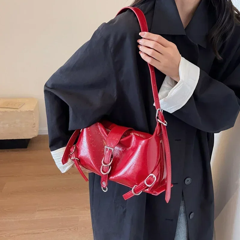 2023 High Quality Women's Bags Autumn New Fashion Simplicity High-capacity Advanced Sense Shoulder Bag Solid Versatile Handbag
2023 High Quality Women's Bags Autumn New Fashion Simplicity High-capacity Advanced Sense Shoulder Bag Solid Versatile Handbag