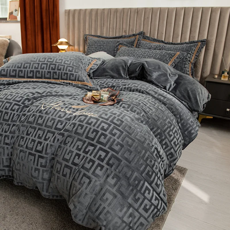 Luxury Bedding Set Winter Thicken Milk Velvet Bed Sheets Duvet Cover Pillowcase Set Adult Linen Bedding Bedroom Comforter Set TT
Luxury Bedding Set Winter Thicken Milk Velvet Bed Sheets Duvet Cover Pillowcase Set Adult Linen Bedding Bedroom Comforter Set TT